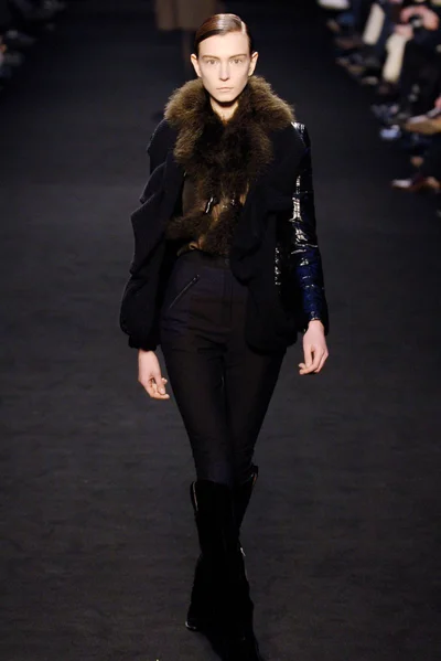 Look 44